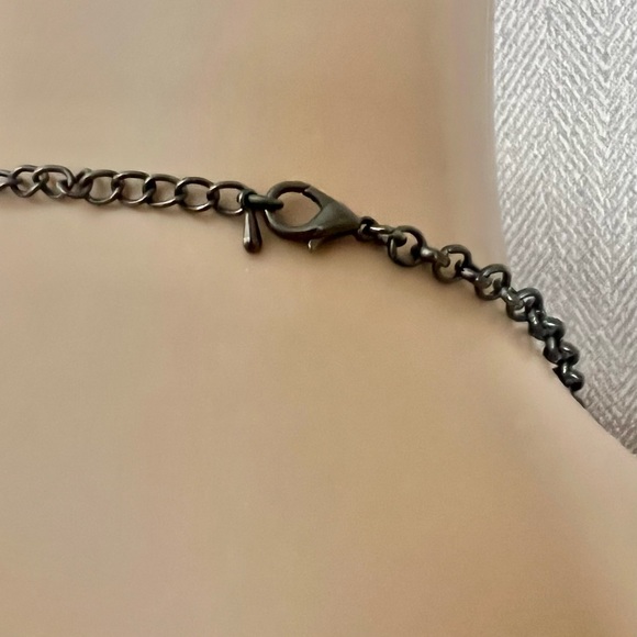 Costume Jewelry ‘Gem’ Necklace - Picture 10 of 10